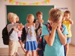 Como ajudar uma criança ou adolescente autista a fazer amigos